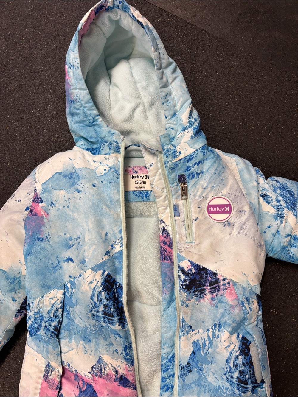 Hurley Kids Light Blue Mountain-Print Hooded Puffer with Pink Accents